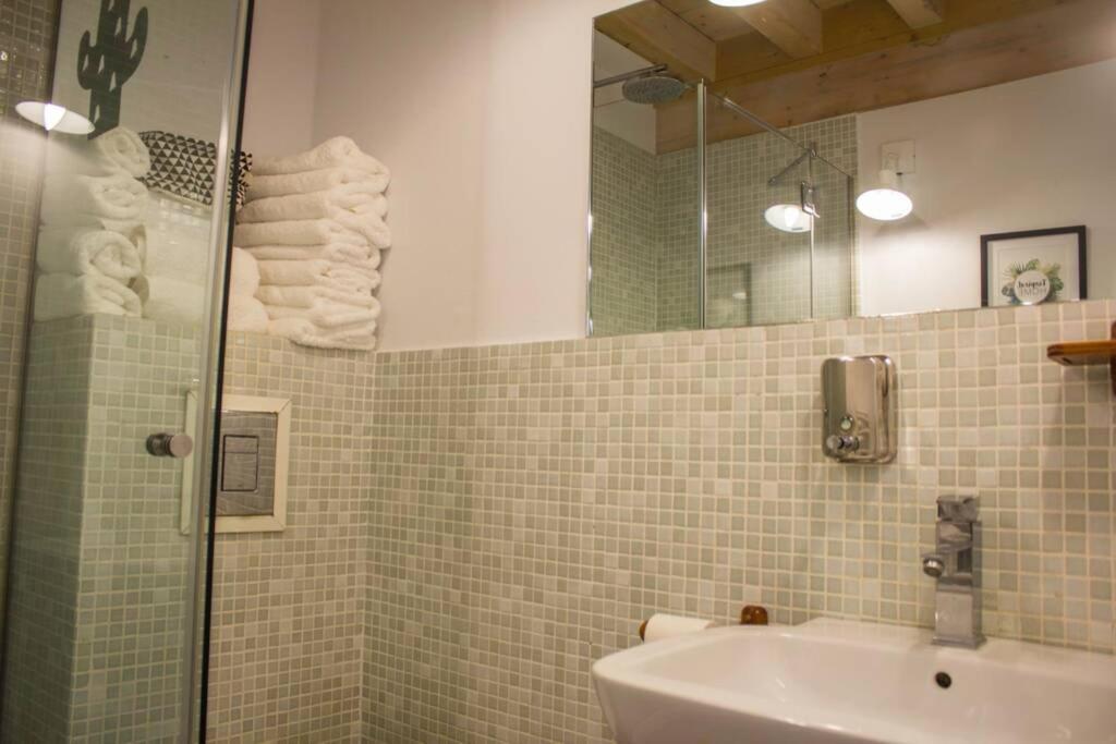 Tu Hogar En El Camino. Burgos Centro. Vut. Wifi Apartment Luaran gambar
